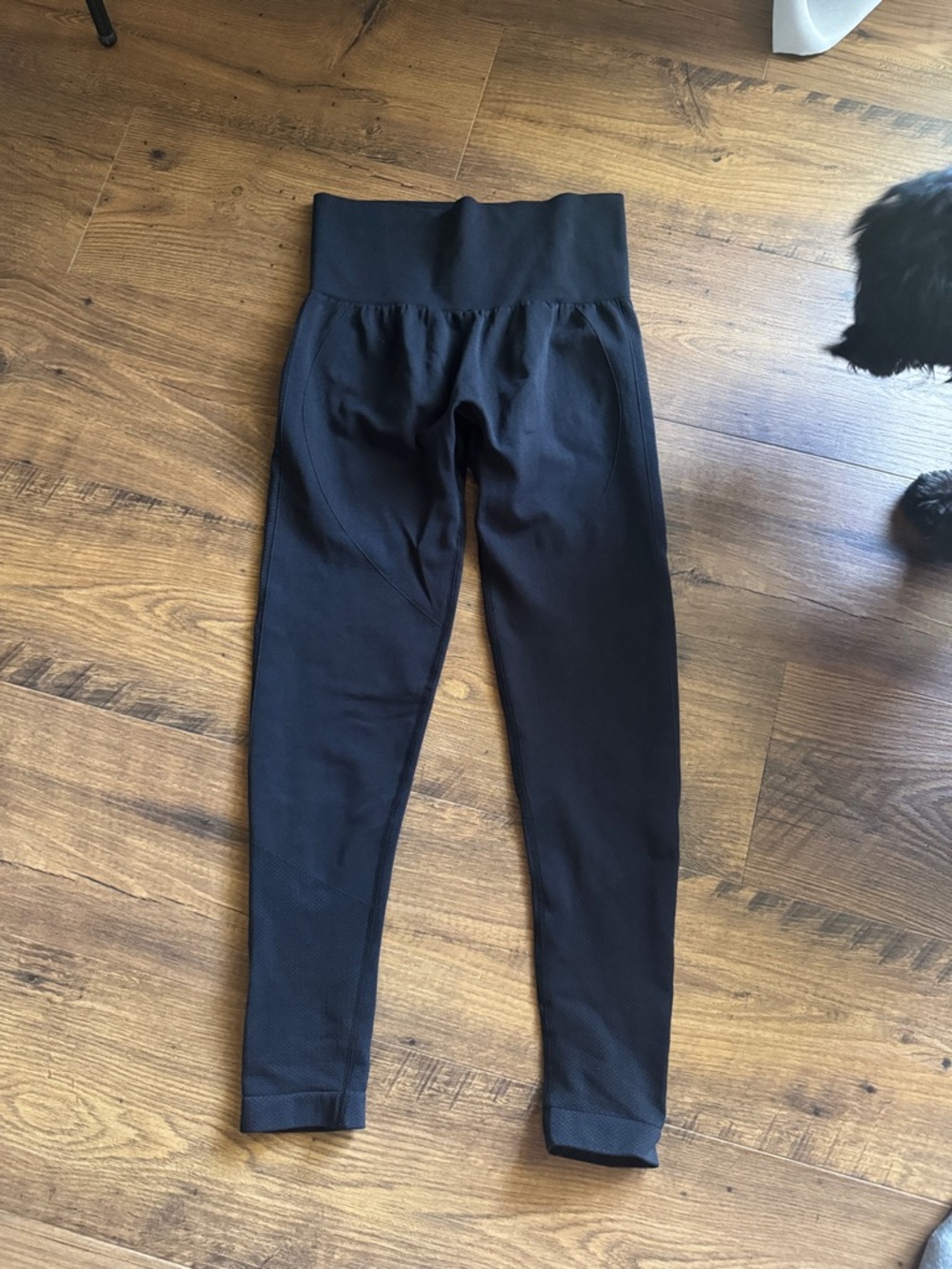 NWOT HALARA Black butt scrunch, tummy control leggings